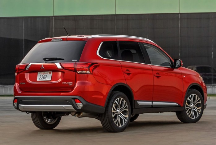 Harcias robot lett a Mitsubishi szabadidőautója 6 | Vezess Harcias robot lett a Mitsubishi szabadidőautója 6