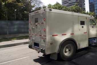 Visszaadta az autópályán talált 34 kiló pénzt