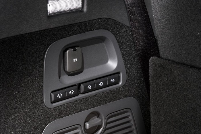 Megújult a Ford legnagyobb kisbusza 6