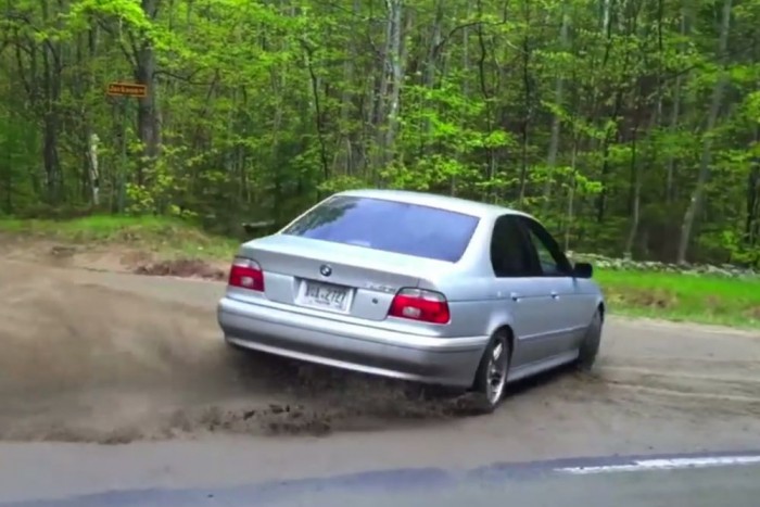 A BMW, ami a kamerás életére tör