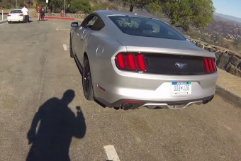 A Mulhollanden csapat a takarékos Mustang