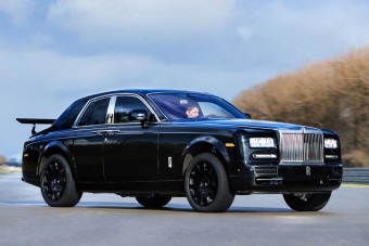 Már tesztelik a Rolls-Royce terepjáróját