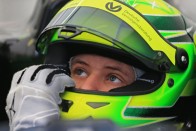 F1: Nem hagyják élni Schumacher fiát 13