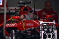 Vettel: Könnyebb a dolgunk, mint Sennának 27