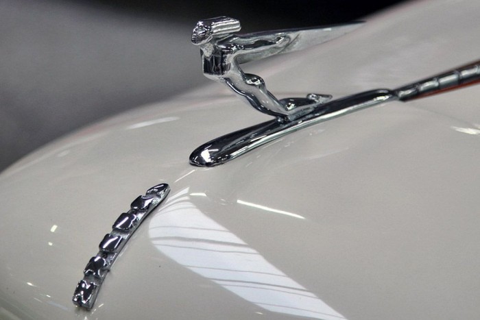 Csajok a motorháztetőn 9 | Vezess Újabb Auburn, átalakult szárnyas macával