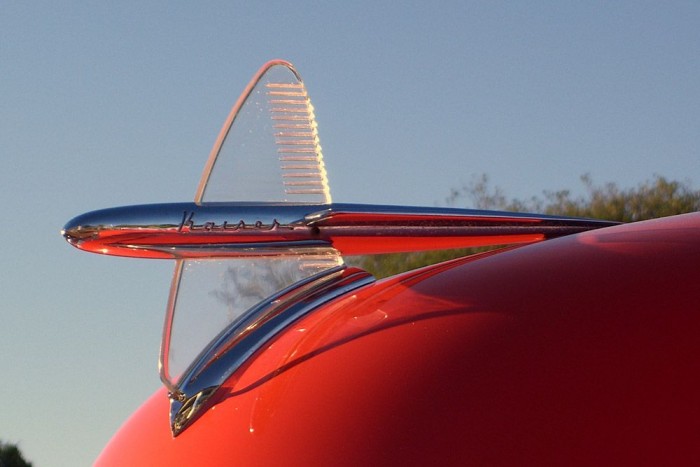 Csajok a motorháztetőn 6 | Vezess Kaiser Virginian