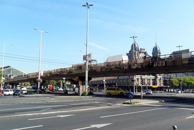 Lezárják a Nyugati téri felüljárót