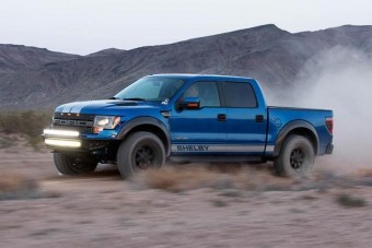 Kisteherautó, ami szupersportkocsikat aláz