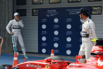 F1: Rosberg ideges lett, beszólt a csapatnak