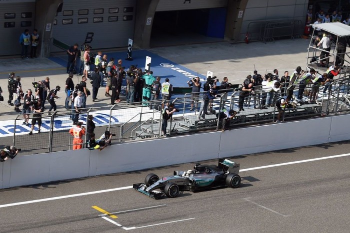 F1: Hamilton csak szórakozott Rosberggel 6