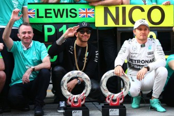 F1: Rosbergék lezárták a sanghaji ügyet