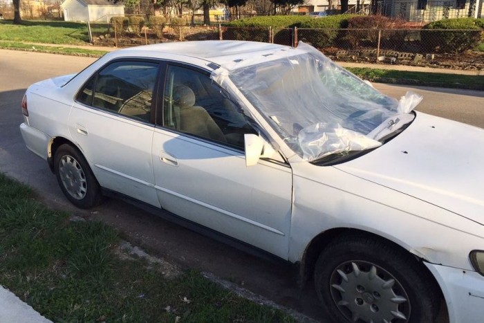 Elkobozták a telefonját, szétverte anyja kocsiját 4