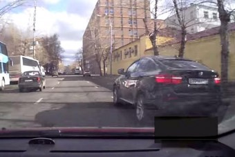 Már hétfő reggel megjött az első autós ámokfutó