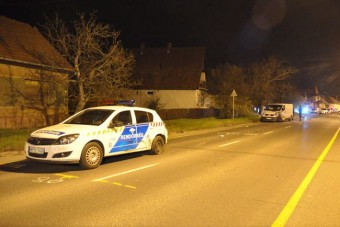 A nap képe - rendőrautót zúzott le a mercis