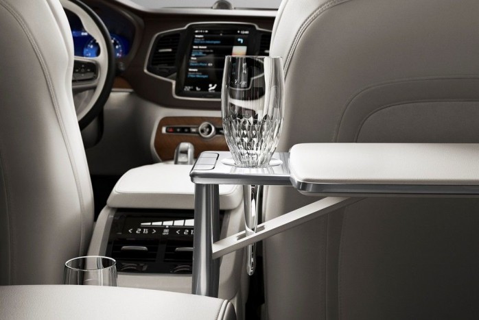 Négyszemélyes luxus-SUV a Volvótól 7