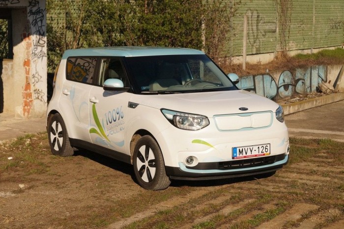 Az elektromos Soul megjelenésében, dinamikájában nem sokban különbözik a dízel változattól