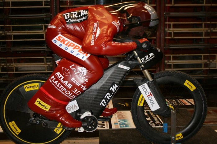 220 felett lejtőn, bringával? Brutál tökösség! 4 | Vezess 220 felett lejtőn, bringával? Brutál tökösség! 4