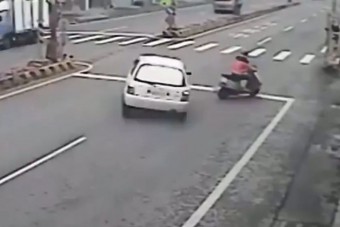 A motoros, aki a legrosszabbkor nem nézett a tükörbe