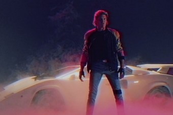 David Hasselhoff új klipje a nyolcvanas évekbe lövi az agyad, egy hullámvasútra