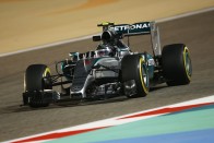 F1: Hamilton a Ferrarinál is érdeklődött 102