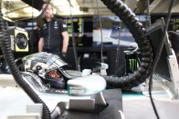 F1: Hamilton a Ferrarinál is érdeklődött 113