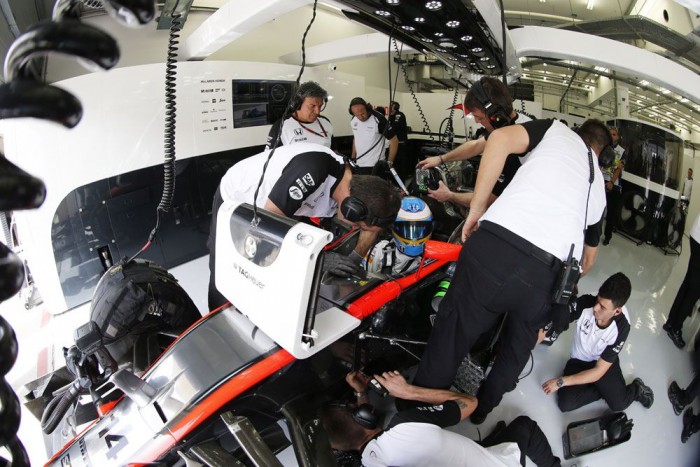 F1: Alonso szerint nem figyelnek a pilótákra 6