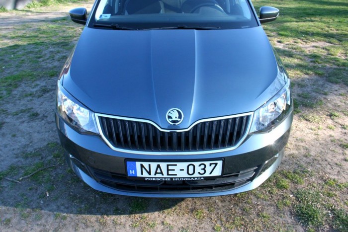 Vonalzó vagy körző? Szőke vagy barna? Olykor egy kopasz nőbe is bele lehet szeretni.