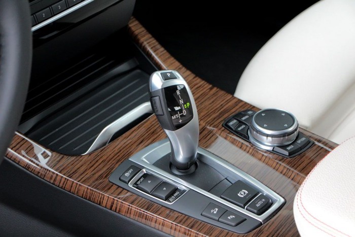 A nyolcfokozatú automata tökéletes, az adaptív futómű hasznos