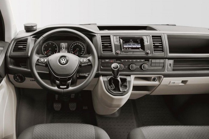 Megújult Orbán Viktor kedvence 9 | Vezess A Transporter furgon kivitele, a váltó itt is tökéletesen kézre áll