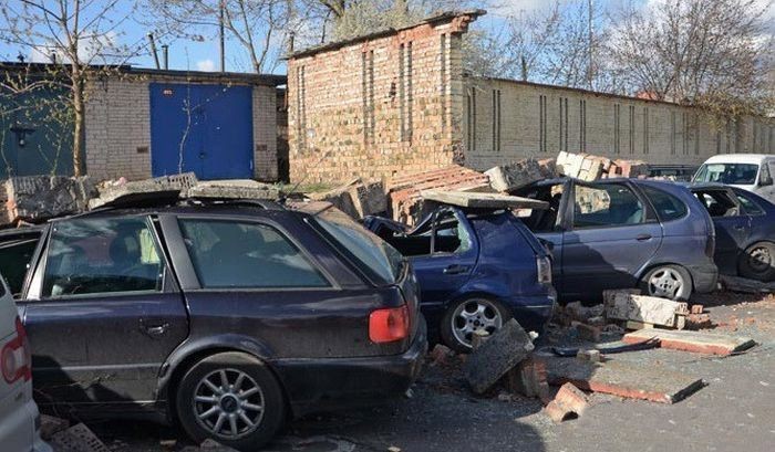 A téglafal, ami legalább öt autót nullázott le 7 | Vezess A téglafal, ami legalább öt autót nullázott le 7