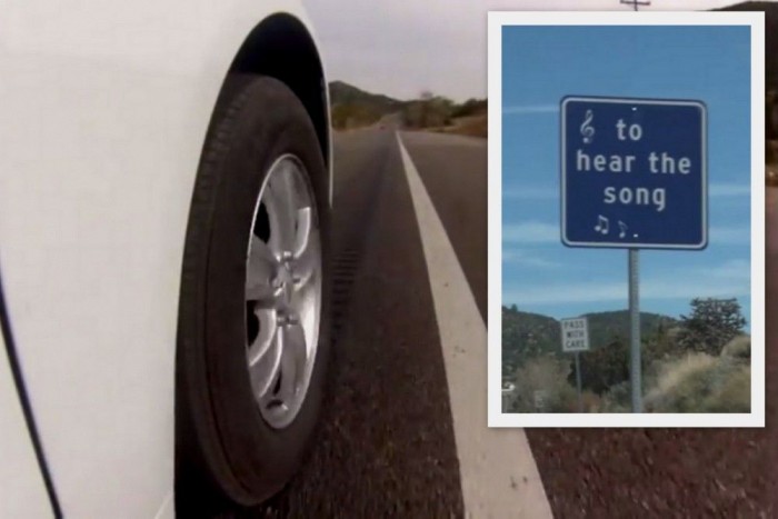 Zenélő utak: ne fütyülj a korlátozásra!