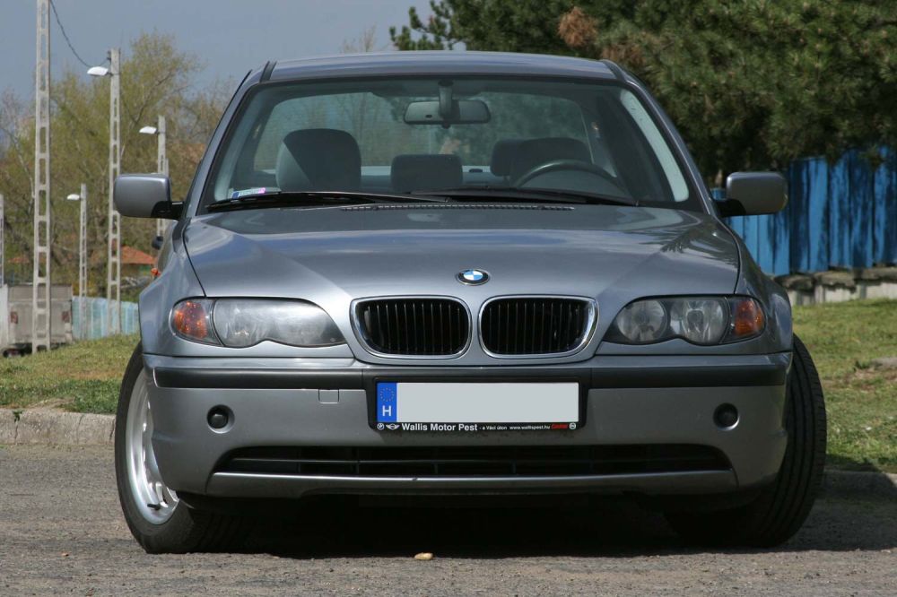 Volt belőle Coupé, kabrió, Touring nevű kombi és elég furcsa orrú ferdehátú Compact is