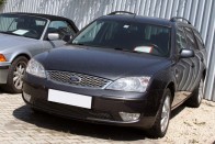 9. Ford Mondeo 539 db. Bár három hónap alatt 320 darabbal az S-Max is népszerű import használt autó, az Mk3-as széria alacsony áraival a Mondeóból még több érkezett be Hegyeshalomnál