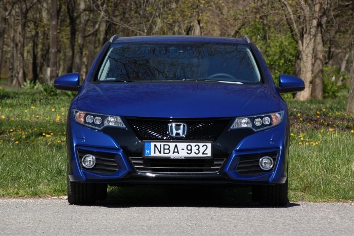 Nemcsak a fenekéért lehet szeretni 10 | Vezess Új mintájú a hűtőrács és a lámpák is változtak