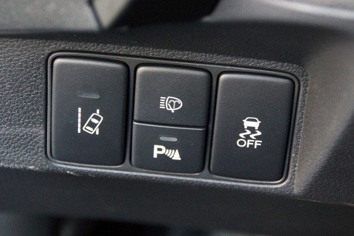 Nemcsak a fenekéért lehet szeretni 11 | Vezess Ha idegesít, kikapcsolható a sávelhagyásra figyelmeztető rendszer