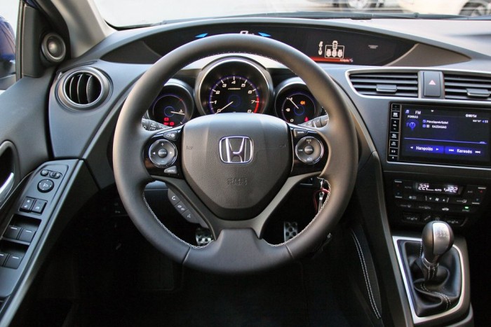 Nemcsak a fenekéért lehet szeretni 8 | Vezess Káosz, de megszokható