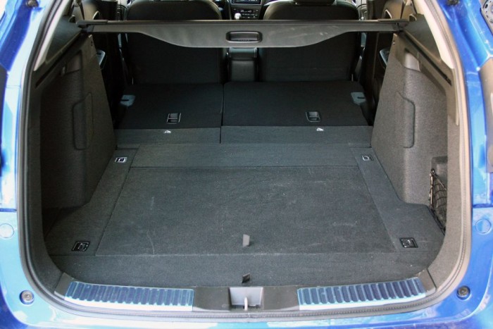 Nemcsak a fenekéért lehet szeretni 9 | Vezess Maradt még valami a csomagtartóban? Igen?