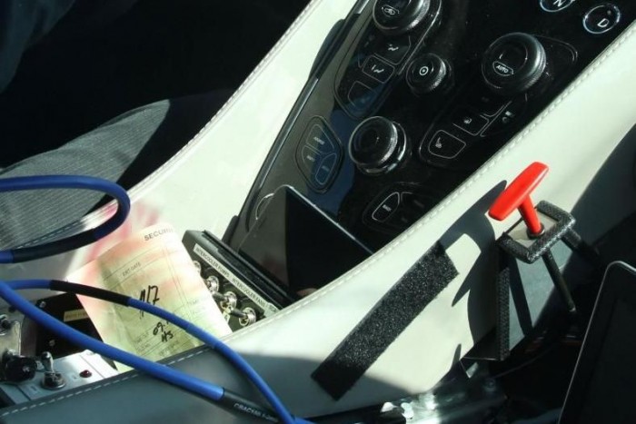 Turbómotorral jön az új Aston Martin 6