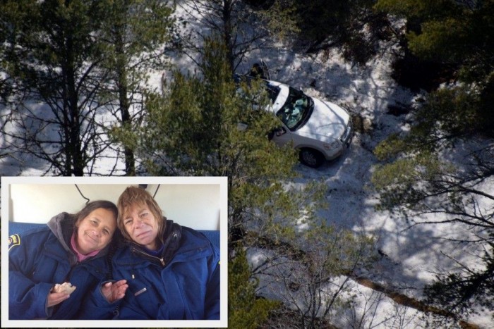 Két hétig élt autója foglyaként a testvérpár