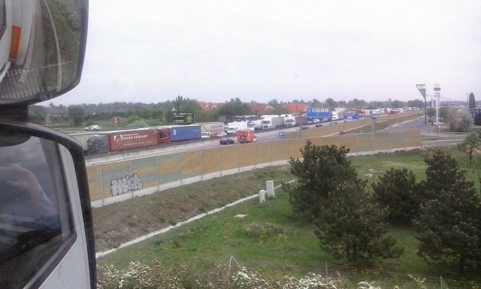 Piszok nagy dugó az M0-son, képünk is van róla 3