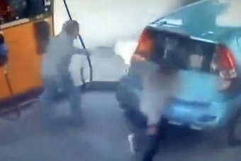 Ennyire aljas tettet még nem láttál benzinkúton