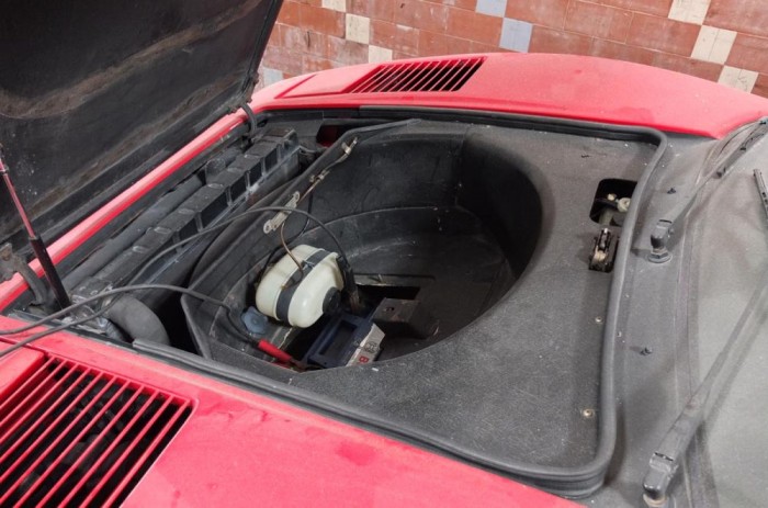 Ritka kincs egy szakadt, olasz garázsban 7