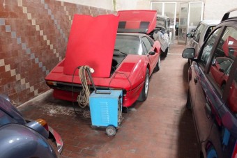 Ritka kincs egy szakadt, olasz garázsban