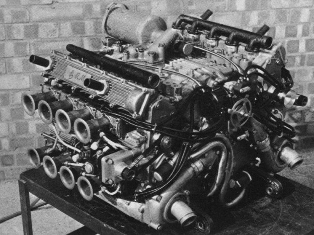 Top 10 – Művészi értékű motorterek 14 | Vezess Ez pedig a legritkább. A BRM 16 hengeres H elrendezésű versenymotorja!