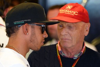 F1: Most Monacóra várják Hamilton szerződését