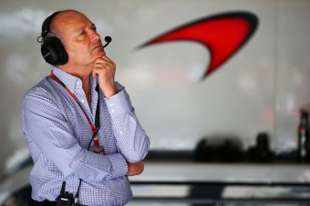 F1: Elszakadt a cérna a McLaren-vezérnél