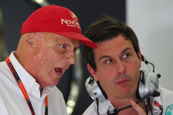 Mercedes: A Ferrari beért minket 6 | Vezess Mercedes: A Ferrari beért minket 6