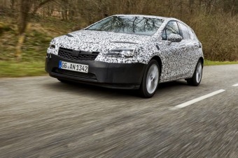 Kísértésbe ejtő karcsúság az új Astrában