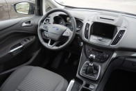 Lábbal nyílik az új Ford C-Max 47