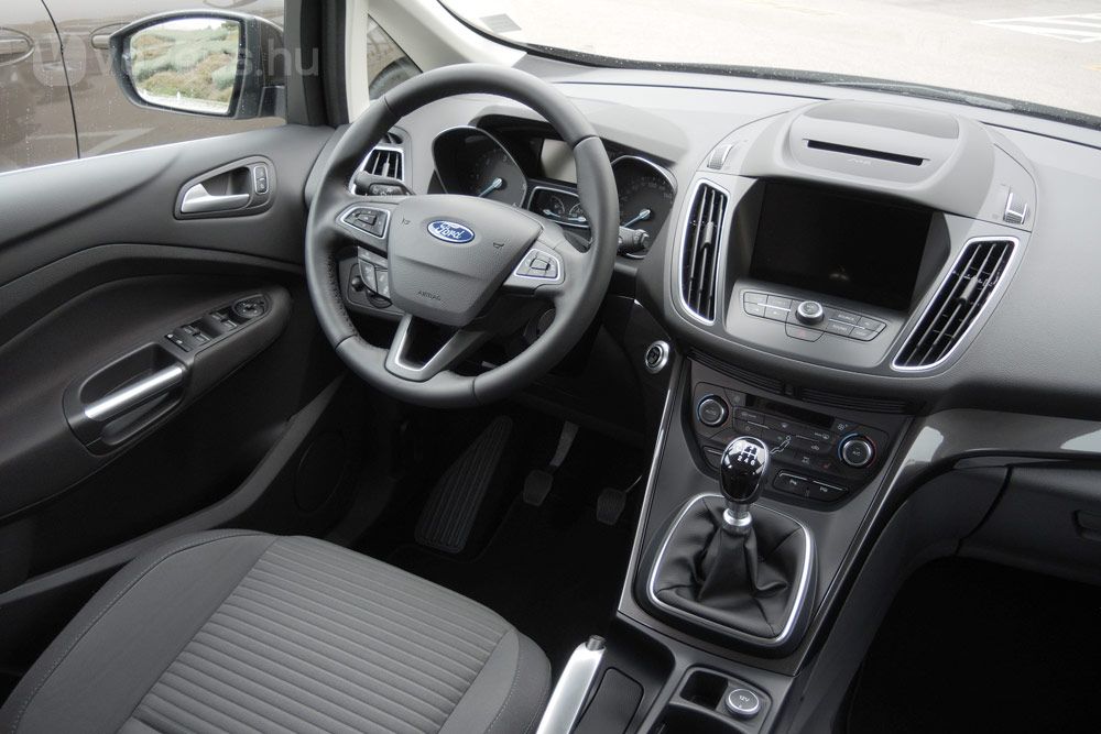 Lábbal nyílik az új Ford C-Max 15